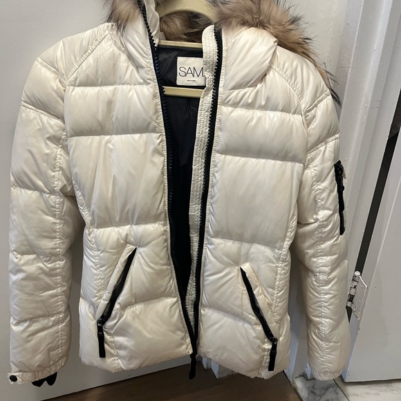 Blake style SAM down coat with fur on the hood - Picture 4 of 6